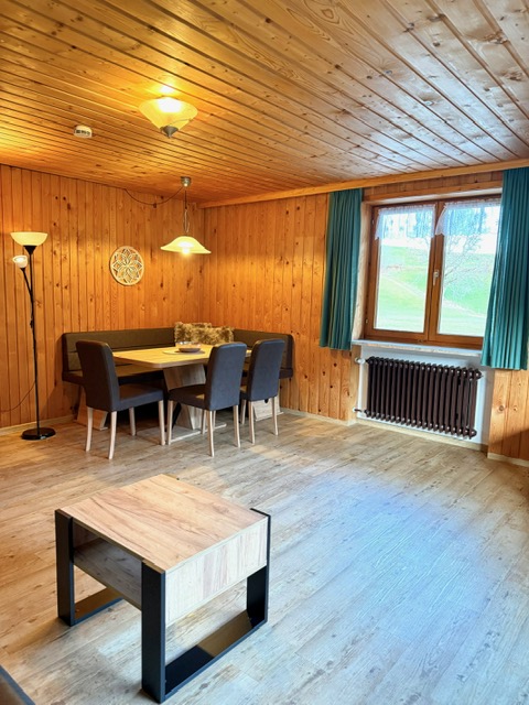 Wohnzimmer/Esszimmer